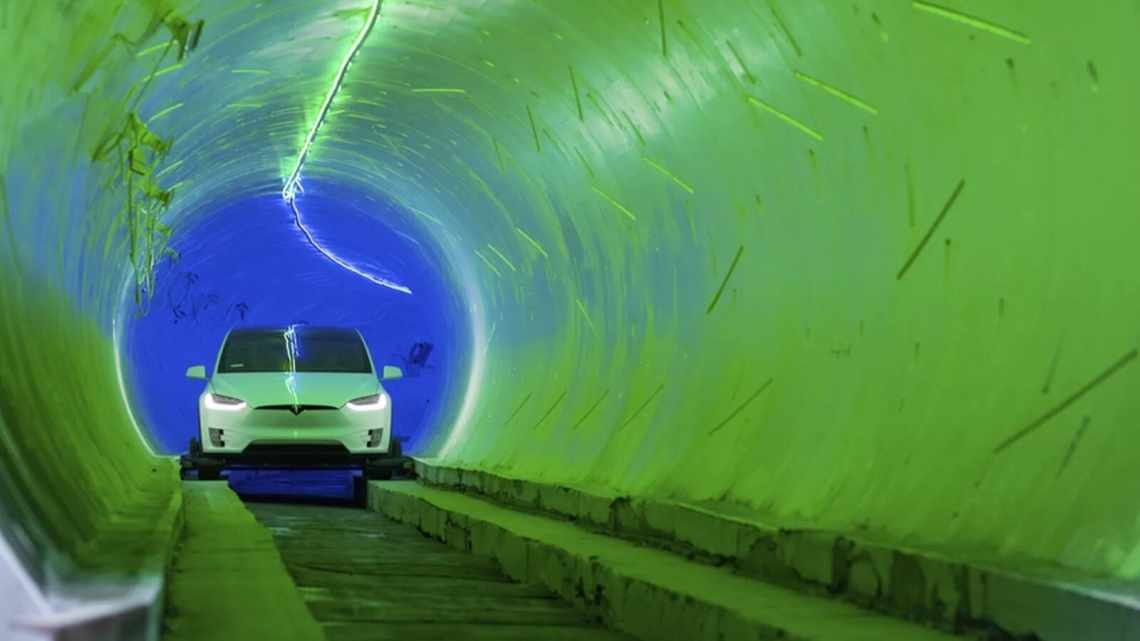 The Boring Company показала поездку электромобиля по тоннелю