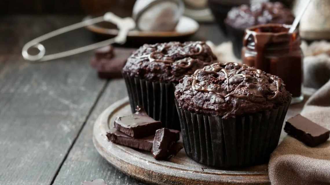 Рецепт шоколадных кексов с начинкой